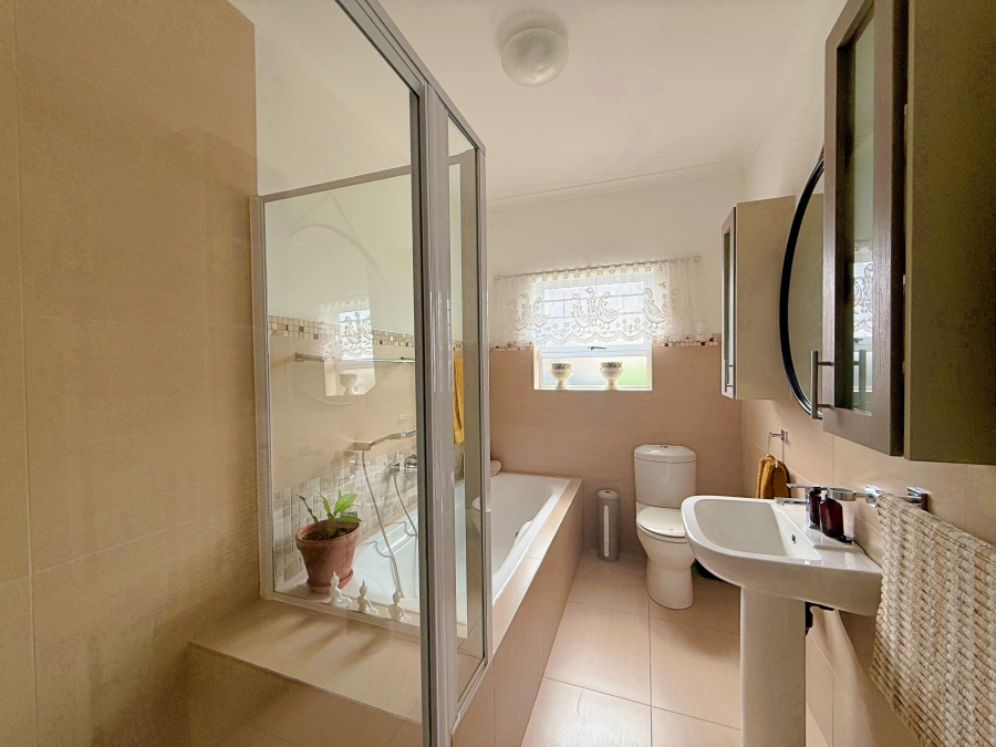 4 Bedroom Property for Sale in Country Club Western Cape